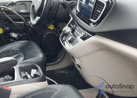 2017 Chrysler Pacifica Touring-L Plus из США, поврежденный, VIN 2C4RC1EG4HR519936